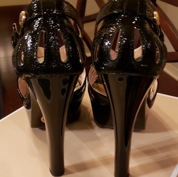 Michael Kors Black Patent Sandals - Picture 5 of 5